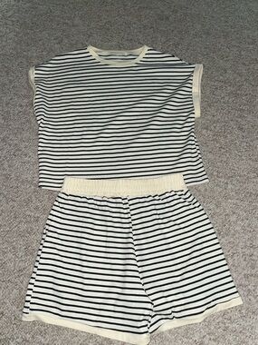 Womens Black & Cream Striped Lounge Set